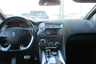 Citroën DS5, 2.0, 120 kW, hybrid, automatic, four-wheel drive