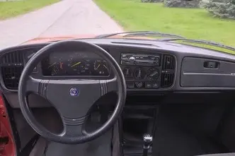 Saab 900, 2.0, 93 kW, petrol, manual, front-wheel drive