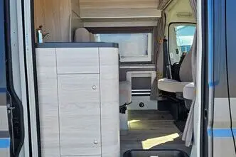 Globe-Traveller VOYAGER, 2.2, 121 kW, дизель, механическая, передний привод