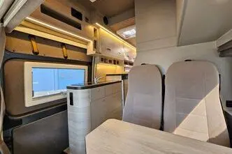 Globe-Traveller VOYAGER, 2.2, 121 kW, дизель, механическая, передний привод