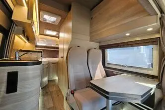 Globe-Traveller VOYAGER, 2.2, 121 kW, дизель, механическая, передний привод