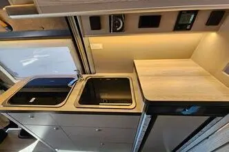 Globe-Traveller VOYAGER, 2.2, 121 kW, дизель, механическая, передний привод