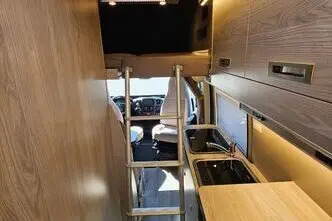 Globe-Traveller VOYAGER, 2.2, 121 kW, дизель, механическая, передний привод