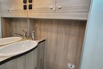 Globe-Traveller VOYAGER, 2.2, 121 kW, дизель, механическая, передний привод