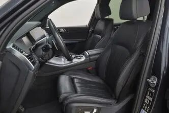 BMW X5, 3.0, 210 kW, hybrid, automatic, four-wheel drive