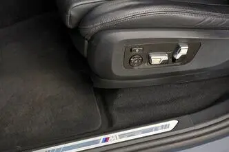 BMW X5, 3.0, 210 kW, hybrid, automatic, four-wheel drive