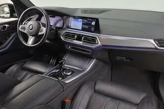 BMW X5, 3.0, 210 kW, hybrid, automatic, four-wheel drive