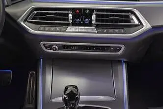 BMW X5, 3.0, 210 kW, hybrid, automatic, four-wheel drive