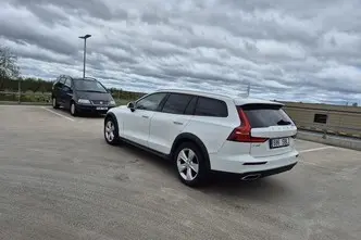 Volvo V60 Cross Country, 2.0, 140 kW, дизель, автомат, полный привод