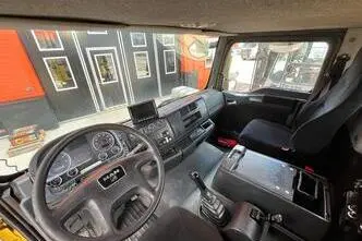 MAN TGL 12.250 4x2, 6.9, 184 kW, diesel, manual, rear-wheel drive