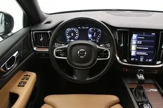 Volvo V60 Cross Country, 2.0, 140 kW, дизель, автомат, полный привод