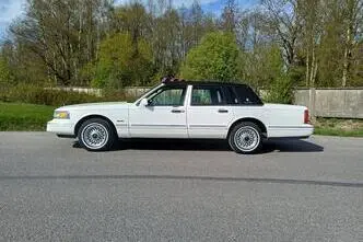 Lincoln Town Car, 4.6, 157 kW, bensiin, automaat, tagavedu