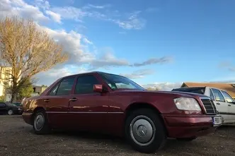Mercedes-Benz E 200, 2.0, 100 kW, бензин, автомат, задний привод