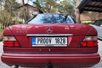 Mercedes-Benz E 200, 2.0, 100 kW, бензин, автомат, задний привод