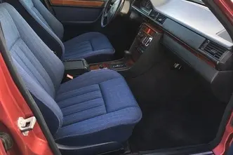 Mercedes-Benz E 200, 2.0, 100 kW, бензин, автомат, задний привод