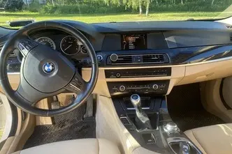 BMW 520, 2.0, 135 kW, дизель, механическая, задний привод