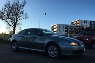 Alfa Romeo GT, 1.9, 110 kW, дизель, механическая, передний привод