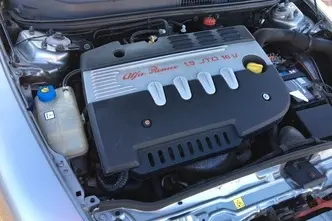 Alfa Romeo GT, 1.9, 110 kW, дизель, механическая, передний привод