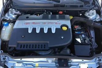 Alfa Romeo GT, 1.9, 110 kW, дизель, механическая, передний привод