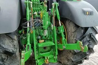 John Deere 6215R, 188 kW, diisel, automaat