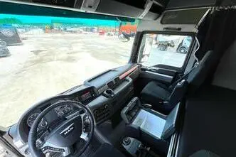 MAN TGX 28.480 6x2, 12.4, 353 kW, diesel, manual, rear-wheel drive