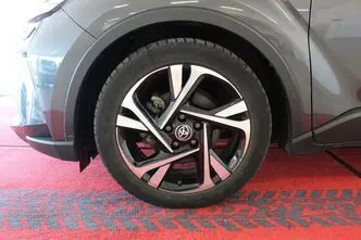 Toyota C-HR, 1.8, 72 kW, гибрид, автомат, передний привод