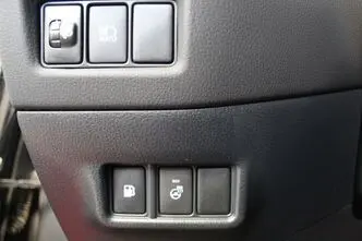 Toyota C-HR, 1.8, 72 kW, гибрид, автомат, передний привод