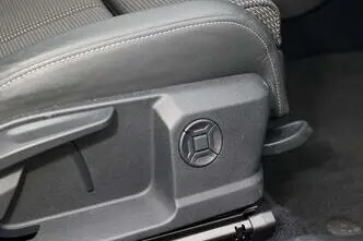 Audi Q4 e-tron, 125 kW, electric, automatic, rear-wheel drive