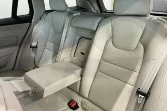 Volvo V60, 2.0, 145 kW, hybrid, automatic, front-wheel drive
