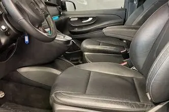 Mercedes-Benz V 300, 2.0, 174 kW, diesel, automatic, rear-wheel drive