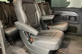 Mercedes-Benz V 300, 2.0, 174 kW, diesel, automatic, rear-wheel drive