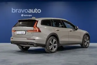 Volvo V60 Cross Country, 2.0, 184 kW, гибрид, автомат, полный привод