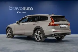 Volvo V60 Cross Country, 2.0, 184 kW, гибрид, автомат, полный привод
