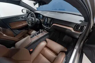 Volvo V60 Cross Country, 2.0, 184 kW, гибрид, автомат, полный привод