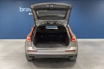 Volvo V60 Cross Country, 2.0, 184 kW, гибрид, автомат, полный привод