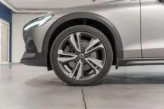 Volvo V60 Cross Country, 2.0, 184 kW, гибрид, автомат, полный привод