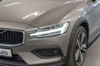 Volvo V60 Cross Country, 2.0, 184 kW, гибрид, автомат, полный привод