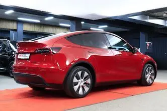 Tesla Model Y, 153 kW, электричество, автомат, полный привод