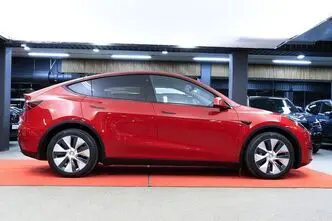 Tesla Model Y, 153 kW, электричество, автомат, полный привод