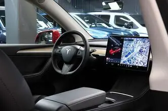 Tesla Model Y, 153 kW, электричество, автомат, полный привод