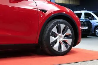 Tesla Model Y, 153 kW, электричество, автомат, полный привод