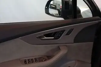 Audi Q7, 3.0, 210 kW, гибрид, автомат, полный привод