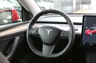 Tesla Model Y, 153 kW, электричество, автомат, полный привод