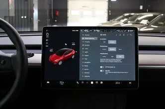 Tesla Model Y, 153 kW, электричество, автомат, полный привод