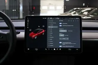 Tesla Model Y, 153 kW, электричество, автомат, полный привод