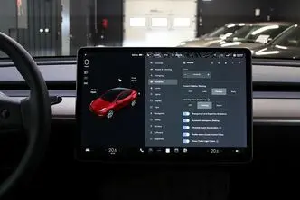 Tesla Model Y, 153 kW, электричество, автомат, полный привод