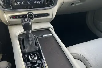 Volvo V90 Cross Country, 2.0, 173 kW, diesel, automatic, four-wheel drive