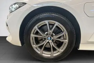BMW 320, 150 kW, бензин, автомат, полный привод