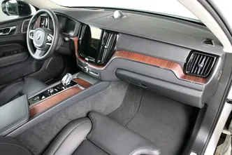 Volvo XC60, 2.0, 184 kW, hybrid, automatic, four-wheel drive