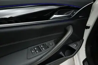 BMW 520, 2.0, 140 kW, hybrid, automatic, four-wheel drive